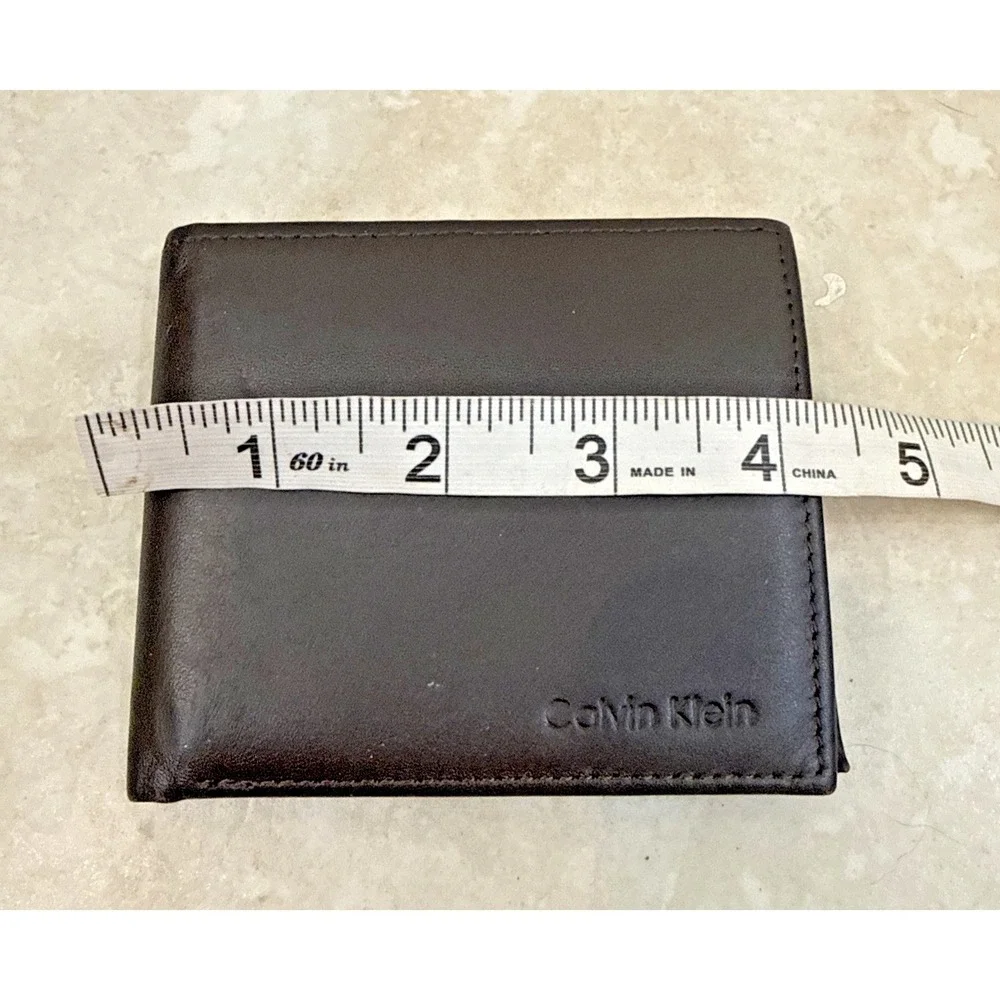CALVIN KLEIN Brown Leather Wallet Bifold Coin Pocket ID 4x3.5 Everyday Casual